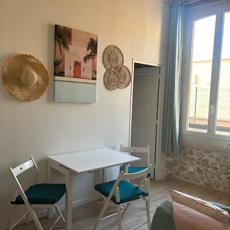 Lovely Old Town Flat - Les Remparts Apartamento