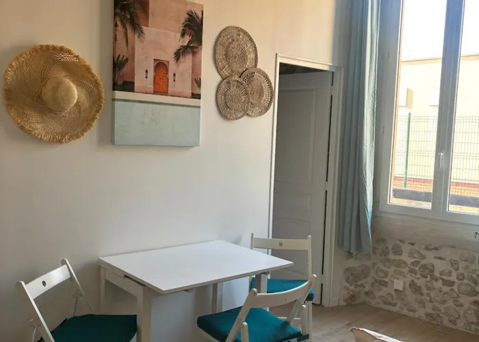 Lovely Old Town Flat - Les Remparts Apartamento